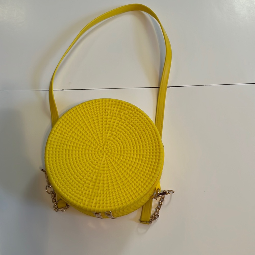 Trendy Round Cross Body bag Color yellow
